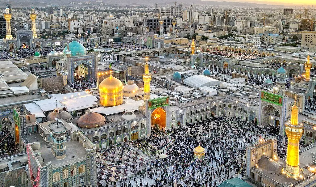 ببینید | خواننده زن مشهور آذربایجانی در قم و مشهد
