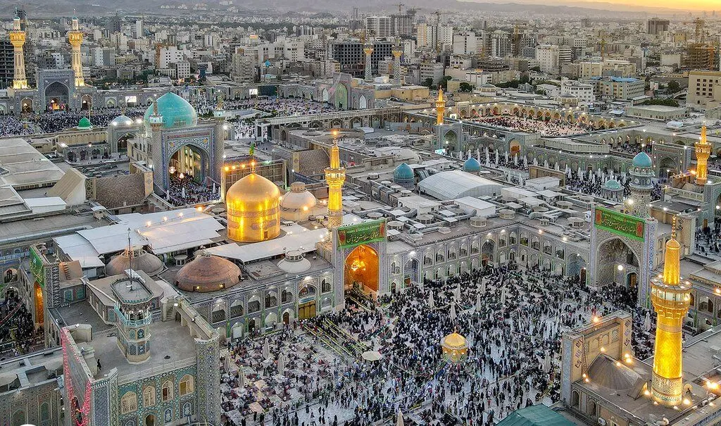 ببینید | خواننده زن مشهور آذربایجانی در قم و مشهد
