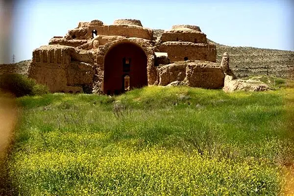 ساخت و سازهای گسترده، کاخ اردشیر بابکان را کور کرد