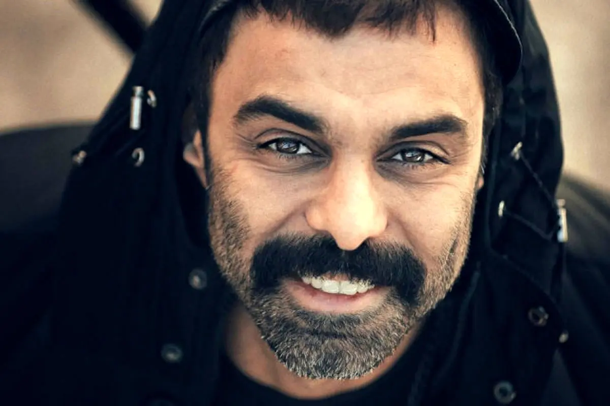 بازیگر سریال بی‌همگان مدال نقره گرفت
