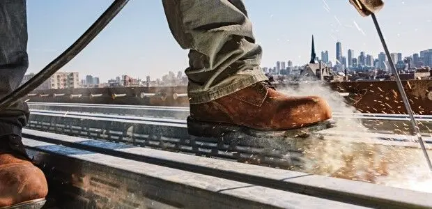 خرید کفش ایمنی و لباس ایمنی مناسب از فروشگاه فرتاک