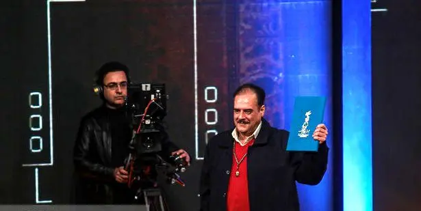 ماجرای لوح‌های دست‌نویس «فجر» چه بود؟/ عذرخواهی از برگزیدگان