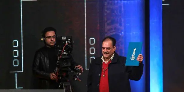 ماجرای لوح‌های دست‌نویس «فجر» چه بود؟/ عذرخواهی از برگزیدگان