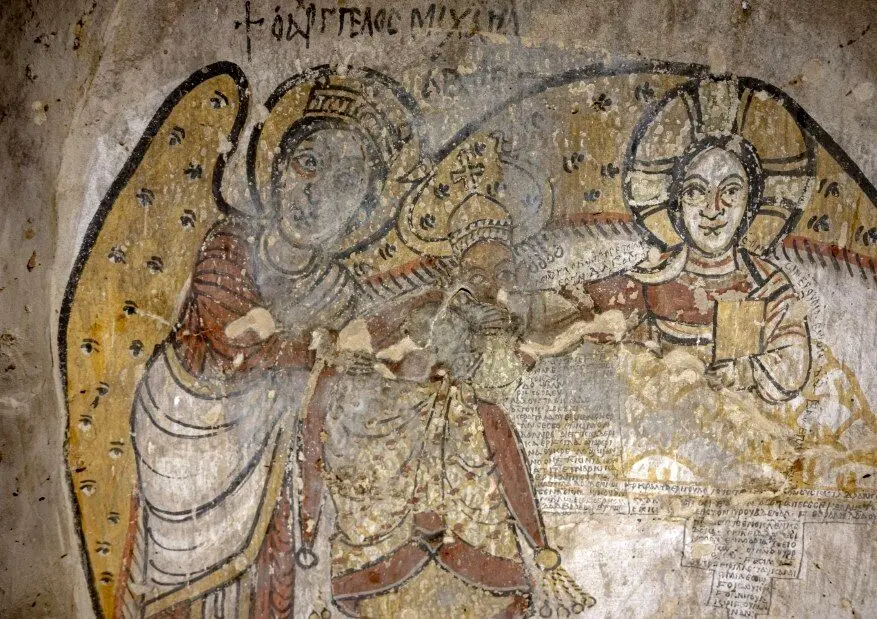 (عکس) کشف نقاشی‌های بی نظیر از حضرت مریم و مسیح