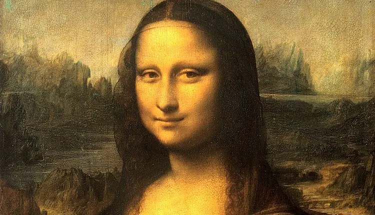 ببینید | اتفاق عجیب در موزه لوور پاریس؛ مالیدن کیک به تابلوی مونالیزا!