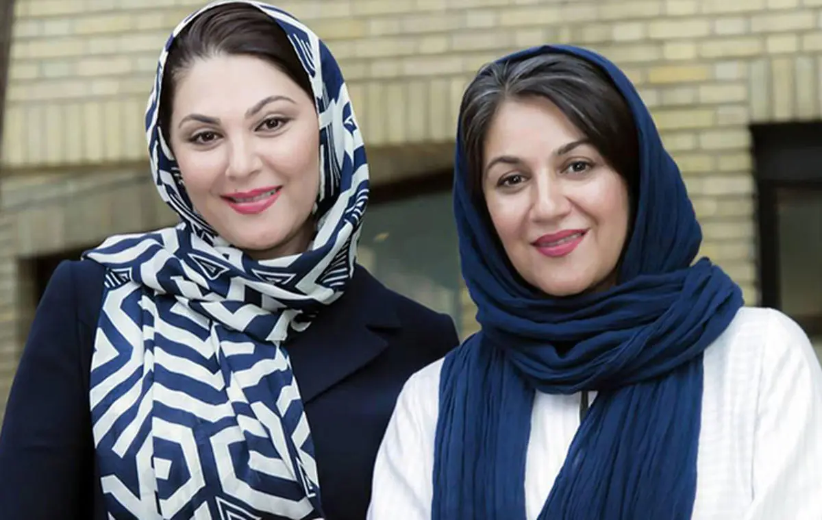 تیپ تمام مشکی ستاره و لاله اسکندری در یک مراسم
