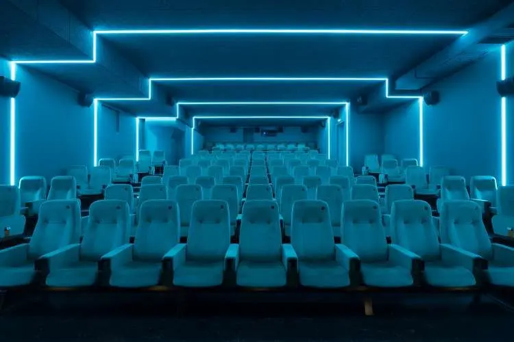 یک گزارش آماری از تعداد سینماهای فعال در ۴ دهه اخیر
