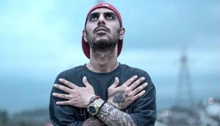 لحظه فرار رضا پیشرو از ایران