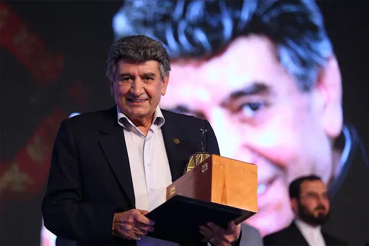 منوچهر والی‌زاده از بیمارستان مرخص شد/ خدا را شکر حالم خوب است
