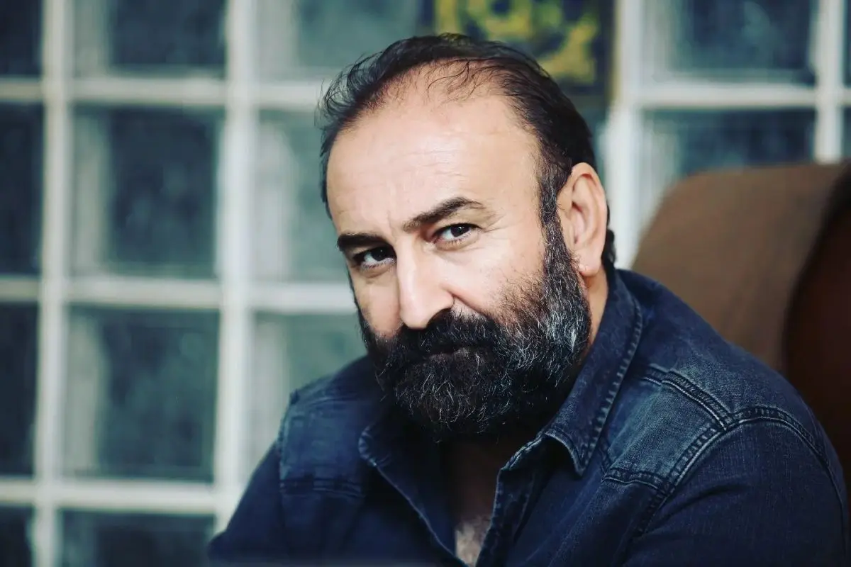 واکنش کنایه‌آمیز مهران احمدی به طبل‌کوبان جنگ