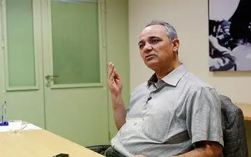 زلزله ۹ ریشتری ساسی مانکن به روایت زیدآبادی/ این چه فرهنگی است یک ترانه می‌تواند ۴ ستون آن را به لرزه درآورد؟ 
