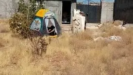 بازیگر دهه شصت هنوز در «چادر» زندگی می‌کند/ نتوانستم نفت یا گازوئیل گیر بیاورم تا بخاری نفتی قرضی‌ام را روشن کنم
