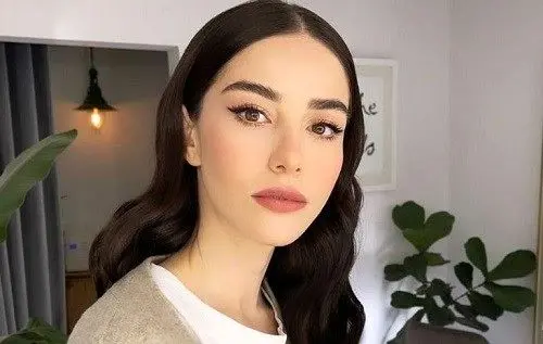 خانم بازیگر ترک با یک استایل دوست نداشتنی ظاهر شد
