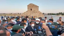 ضرغامی: قوانین را نقض کنید و اطراف پاسارگار چاه حفر کنید