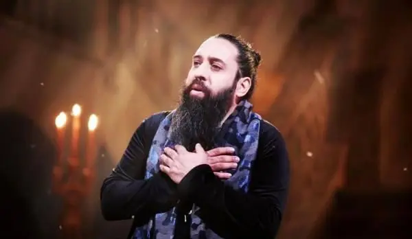 خواننده مطرح قیمت بلیت کنسرتش را به 3 میلیون افزایش داد!