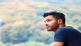 فیلم جنجالی از سیروان خسروی؛ رونمایی از هیکل ورزیده در ساحل با سیگار/ ویدئو
