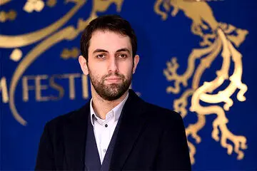 حاتمی‌کیا به «جاده» می‌زند/ «روز جزیره» مقصد تازه کارگردان «فسیل»
