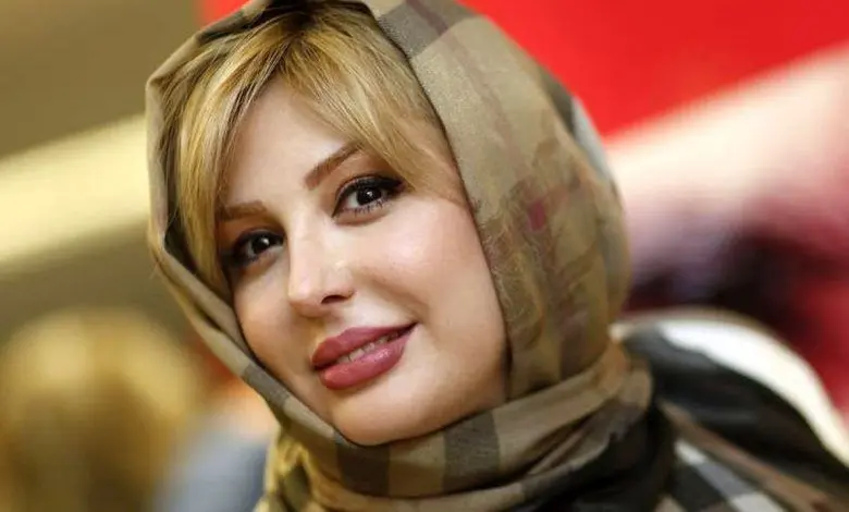 نیوشا ضیغمی در کنار دو بادیگارد غول‌پیکر / عکس

