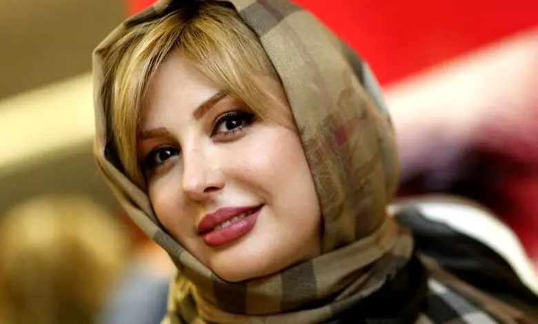 نیوشا ضیغمی در کنار دو بادیگارد غول‌پیکر / عکس
