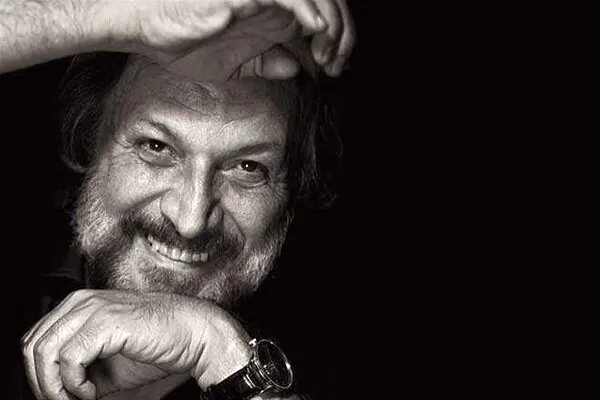 اشک‌های رضا کیانیان در بدرقه امین تارخ/ الان وقت رفتن نبود!