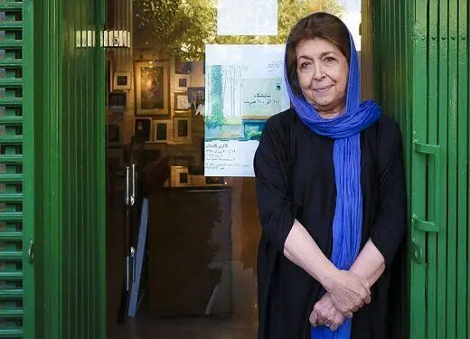 لیلی گلستان: خودم را بیشتر یک عمله می‌دانم