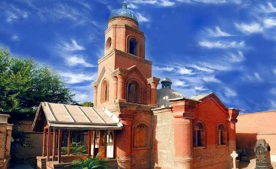 تصاویری جالب توجه از کوچکترین کلیسای ایران
