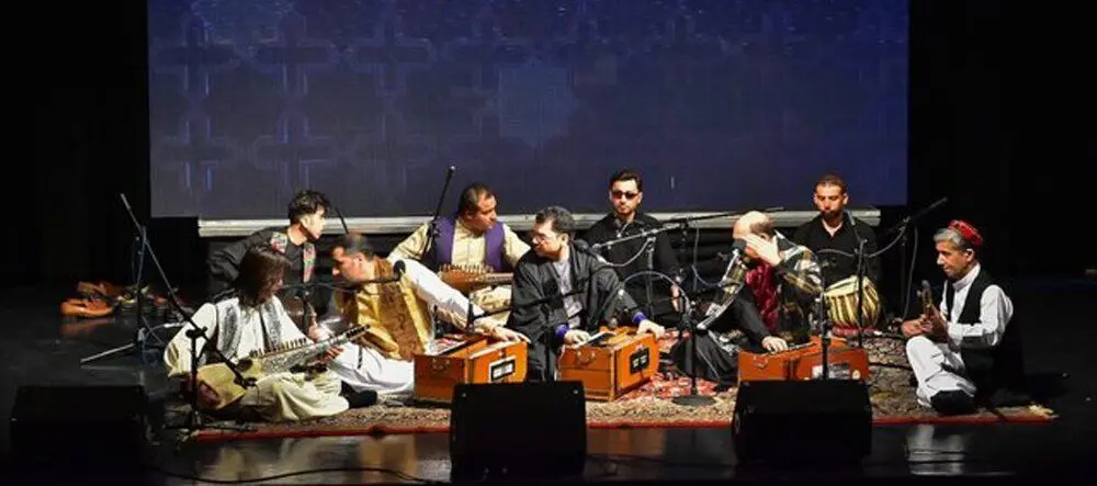 هنرمندان افغانستانی ساکن ایران در حوزه هنری کنسرت می‌دهند + فیلم
