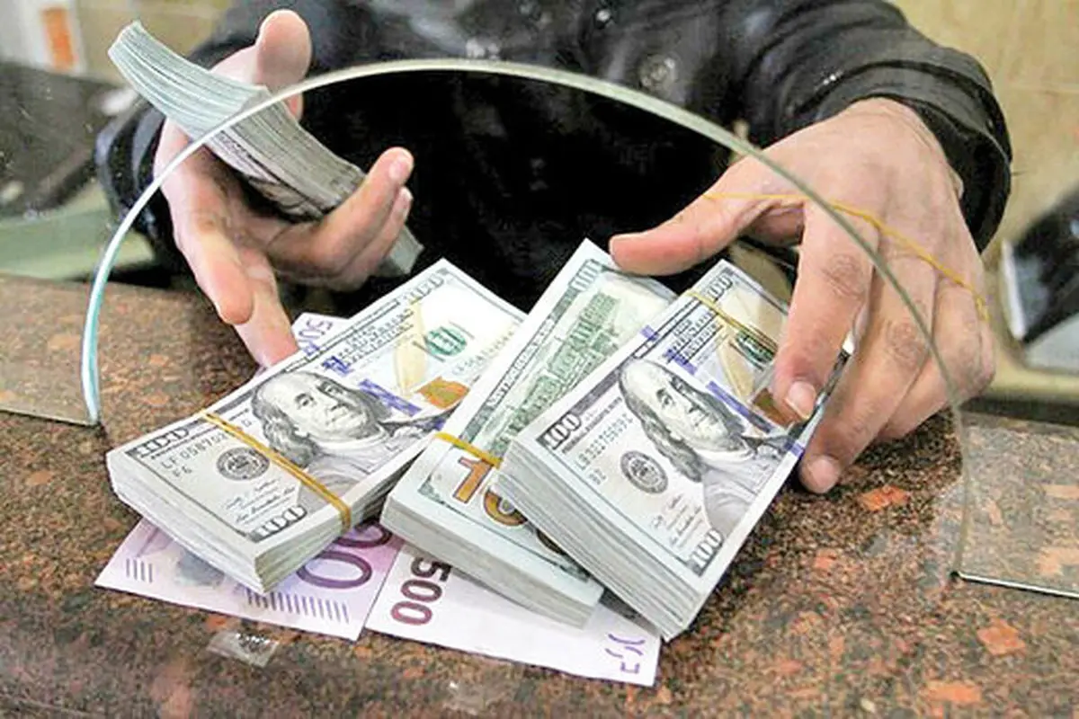 کنایه سنگین مجری صداوسیما درباره دلار ۵۷ هزار تومانی
