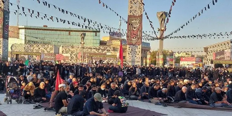 آغاز پیاده روی جاماندگان اربعین در پایتخت/ «لبیک یاحسین» در میدان امام حسین تهران طنین‌انداز شد