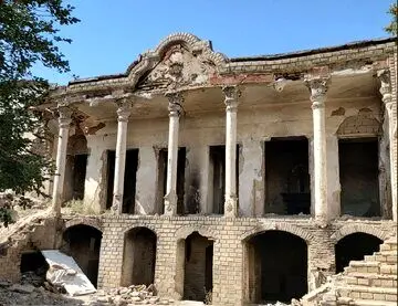 شهرداری زاکانی «تمایلی به مرمت آثار تاریخی ندارند»؛ تخریب خانه ۱۷۰ ساله در قلب پایتخت/ عکس

