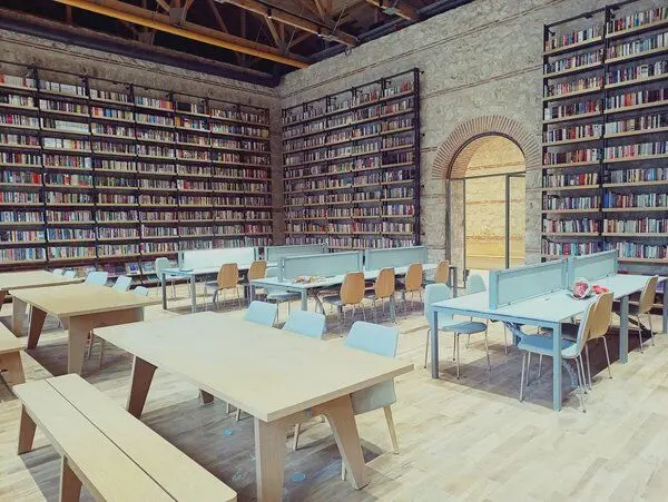 تبدیل سربازخانه عثمانی به بزرگ‌ترین کتابخانه استانبول + تصاویر
