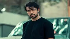 خواننده زن آمریکایی یا محمد رضا عارف؟

