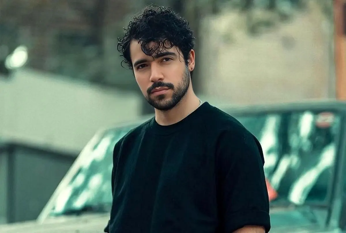 خواننده زن آمریکایی یا محمد رضا عارف؟
