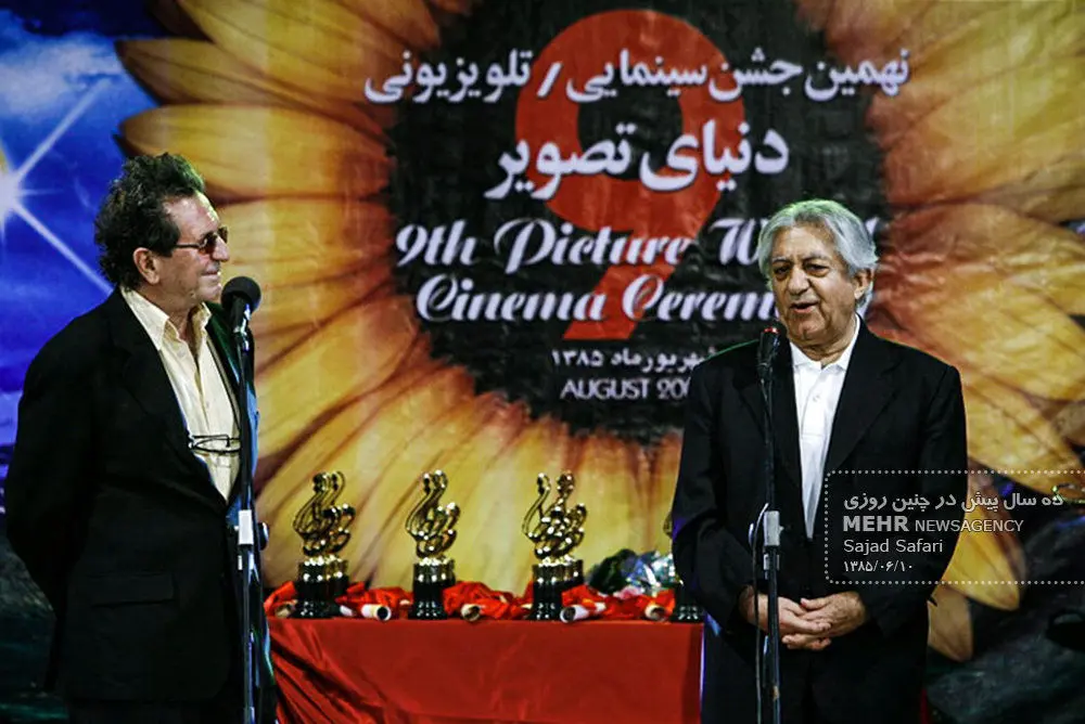 شوخی جالب مرحوم داریوش مهرجویی با عزت الله انتظامی/ ویدئو