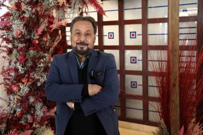 اولین تصویر از مجید قناد روی تخت بیمارستان در کنار پزشک معالجش