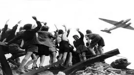 چگونه هواپیمای «آب نبات‌» افکن، در آلمان دوره جنگ سرد، میراث ماندگار و خاطره شیرینی ایجاد کرد؟
