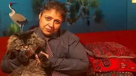 گپ خودمانی مازیار لرستانی با گربه خانگی اش/ ویدئو
