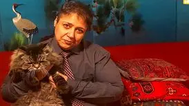 گپ خودمانی مازیار لرستانی با گربه خانگی اش/ ویدئو
