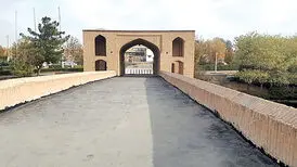 پل ۱۵۰۰ ساله اصفهان با قیر خفه می‌شود؟
