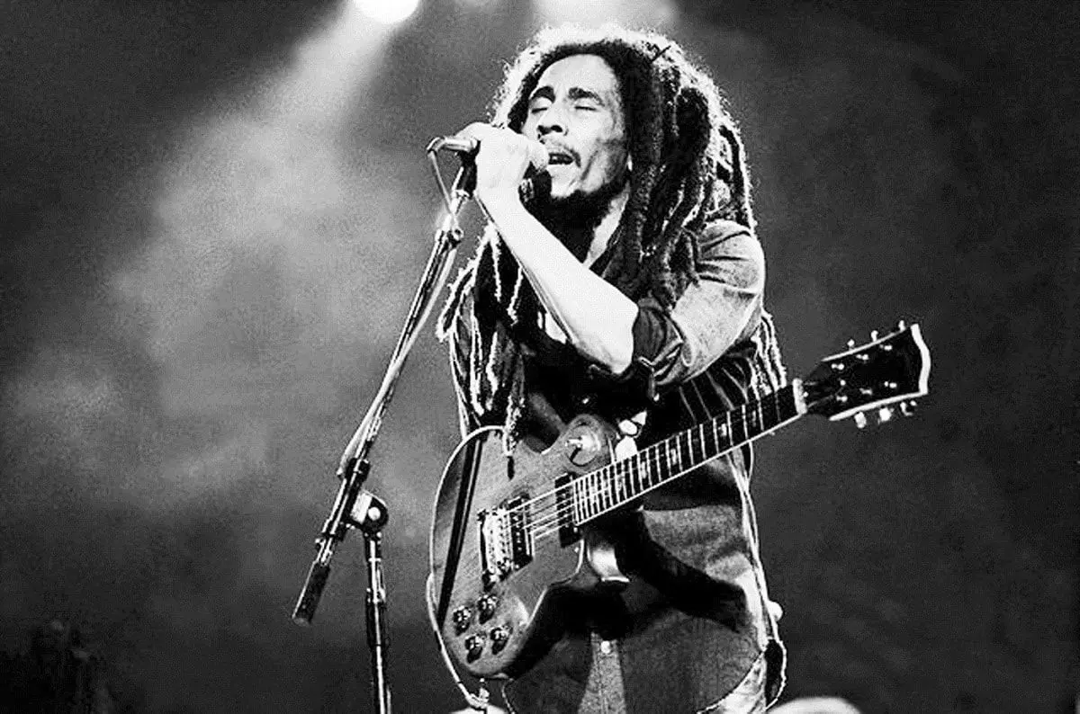 زندگی باب مارلی خواننده اعجوبه از نگاه همسرش؛ هی زن گریه نکن