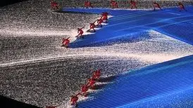 حرکت دسته‌جمعی چینی‌ها برای حمایت از کارگردان افتتاحیه المپیک
