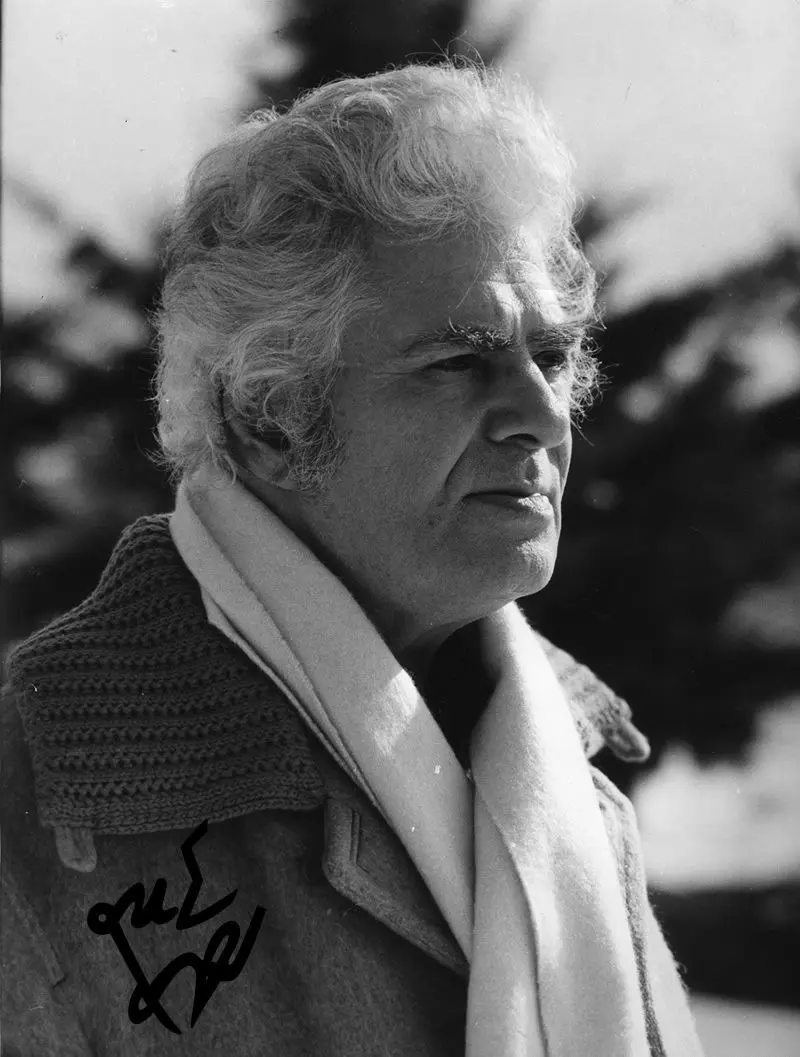 اولین مطلبی که شاملو در اطلاعات هفتگی منتشر کرد
