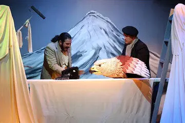 پرواز «عقاب» در آخرین روز «مبارک»/ «پدر شعر پارسی» به صحنه می‌آید
