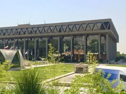 روزنامه اصولگرا: صداوسیما فقط تریبون مدافعان انقلاب است/حتی میزبان منتقدان غیر ساختارشکن نیست