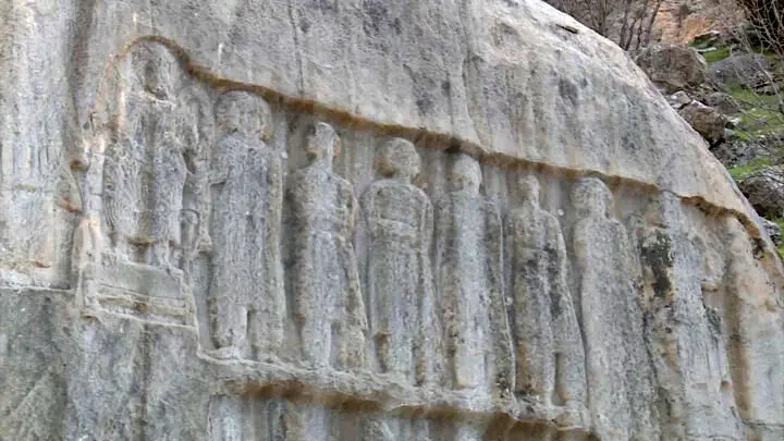 سفر به قلب تاریخ و طبیعت در نقش برجسته‌های تنگ «سولک» بهمئی کهگیلویه و بویراحمد