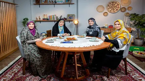 آیا مسئولین حاضرند لباس‌های پاره بپوشند؟ + ادامه تبلیغات حاشیه ساز تلویزیون