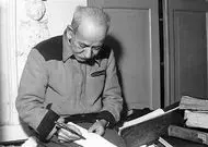 ادیبی که چوب دوستی با مصدق را خورد!
