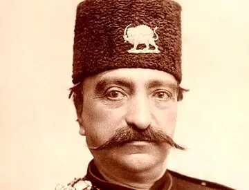 عکس جالب از ناصر الدین شاه قاجار که‌ کار اینفلوئنسرها را انجام می‌داد / عکس
