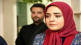تهران گردی جالب «ستایش» در کنار خواهر و همسرش با تیپی بهاری
