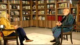 کرزی از مجریان زن افغان خواست که از دستور طالبان برای پوشاندن صورت سرپیچی کنند